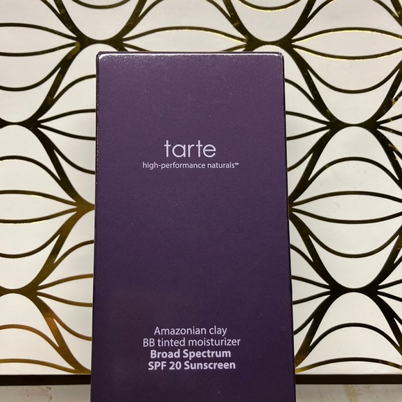 New in the box Tart Amazonian clay BB tinted moisturizer light – medium